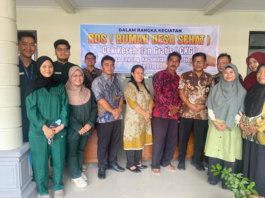 DALAM RANGKA KEGIATAN RUMAH DESA SEHAT PEMERINTAH DESA DAWUNG GELAR CEK KESEHATAN GRATIS UNTUK MASYARAKAT