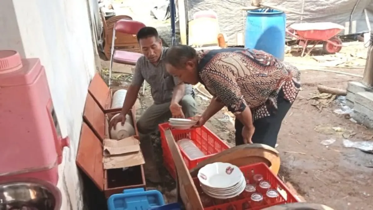 Kegiatan Nyinom di Desa Dawung: Tradisi Menyambung Tali Silaturahmi Warga
