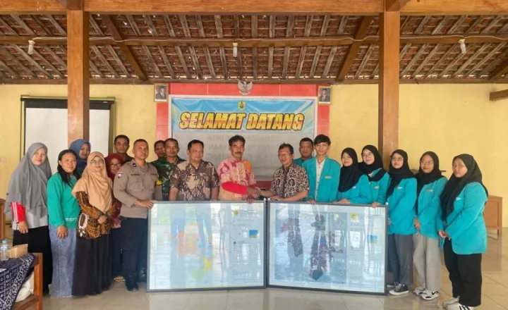 Pembuatan Peta Desa Dawung, Kecamatan sambirejo, Kabupaten Sragen. Oleh pemerintah Desa Dawung Kerja Sama Dengan Mahasiswa Universitas Muhammadiyah Surakarta